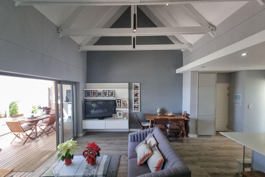 2 Bedroom Property for Sale in Plattekloof Western Cape